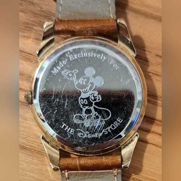 EUC RARE Vintage 90s Disney Winnie The Pooh & Friends Daydream Casual Croc Watch - Picture 5 of 5